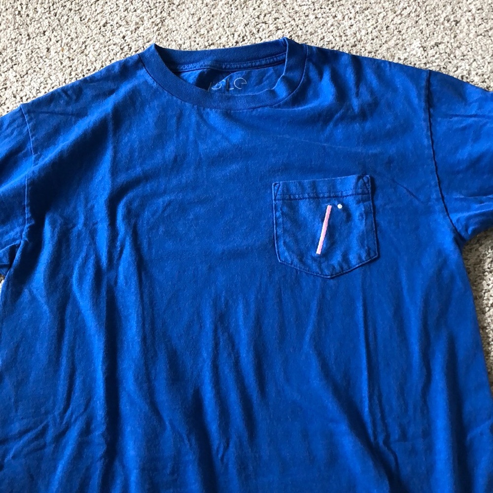 Isle skate company t shirt size medium